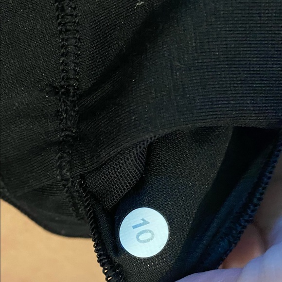 Lululemon tank like new worn once size 10‎ - Picture 3 of 3
